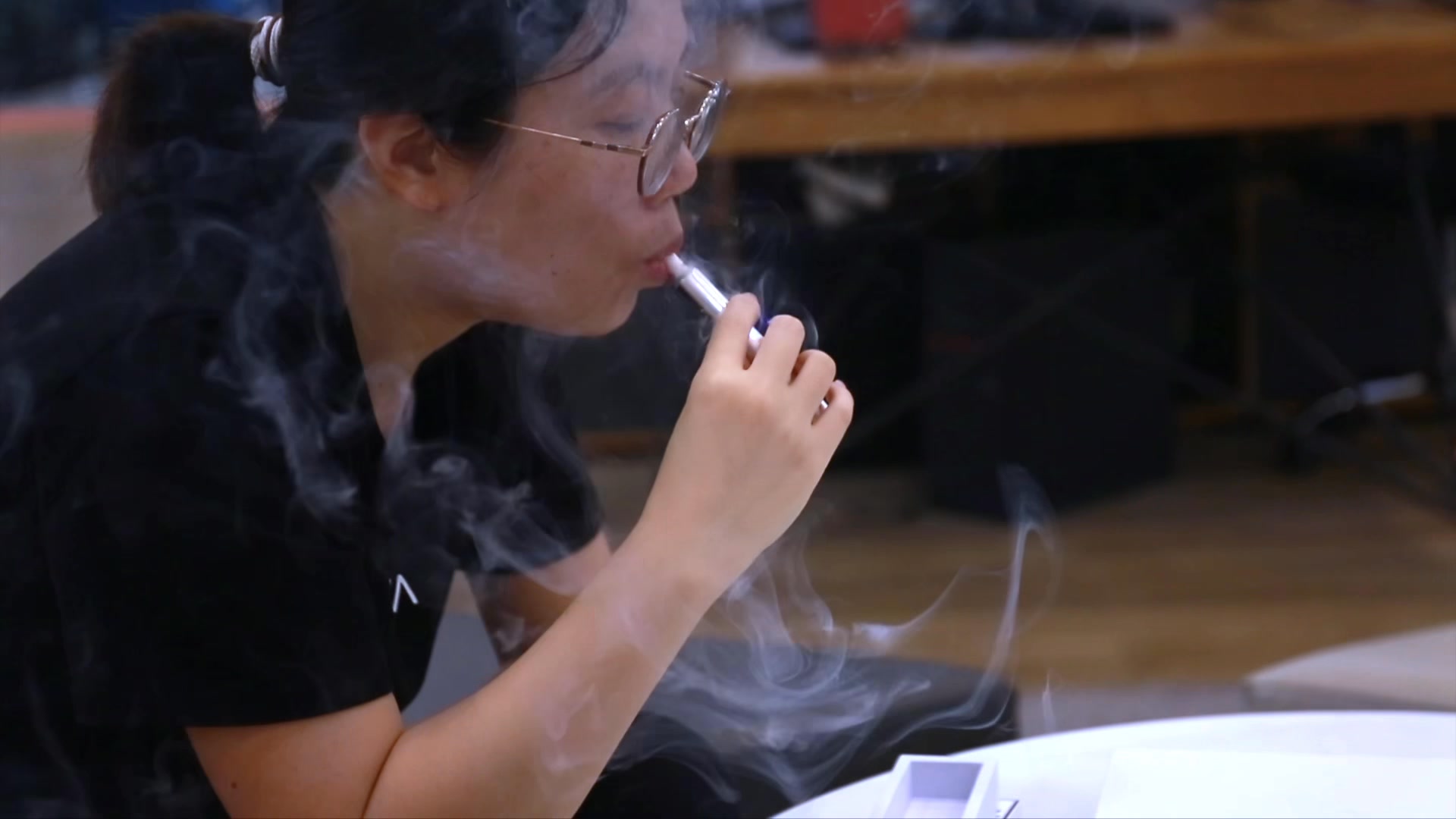 Unboxing the ENVA SOL Device Kit Say hello to the future of tobacco ...