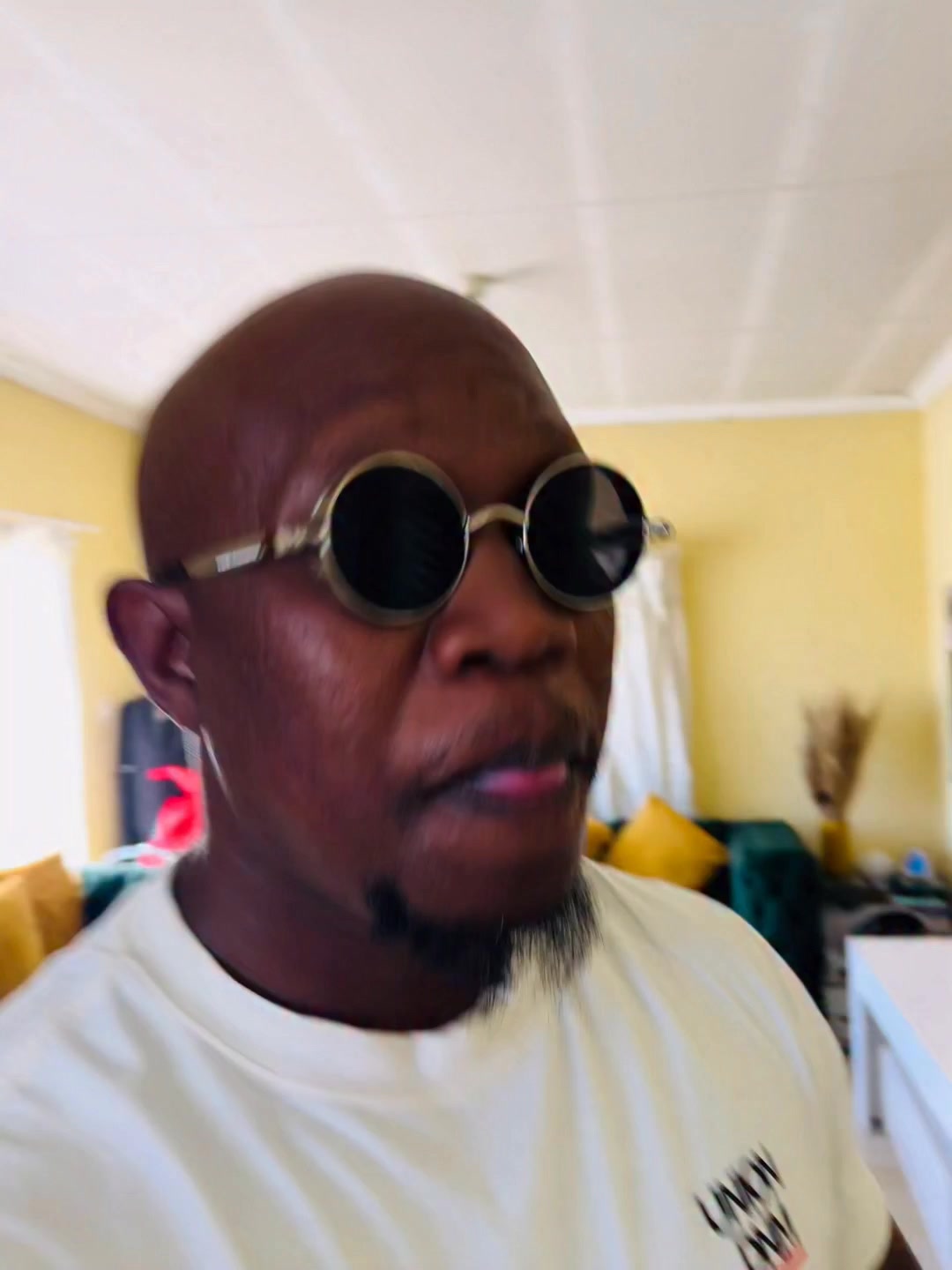 Le lona ha le fetisa molaetsa ona ske la etsa lerata please. Ske le ...