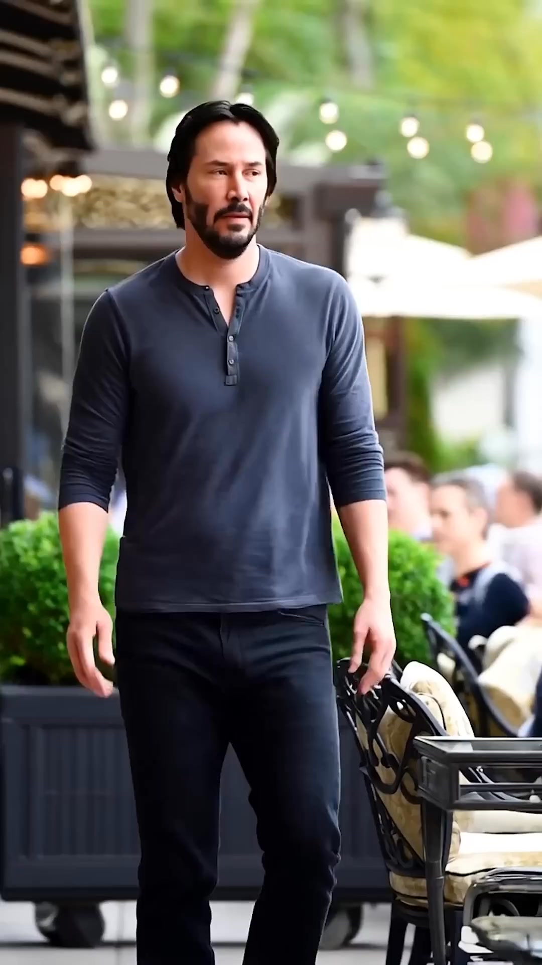 Keanu Reeves DEFENDED a Hungry Kid at a Restaurant 🥺 ️ | Celeb view ...