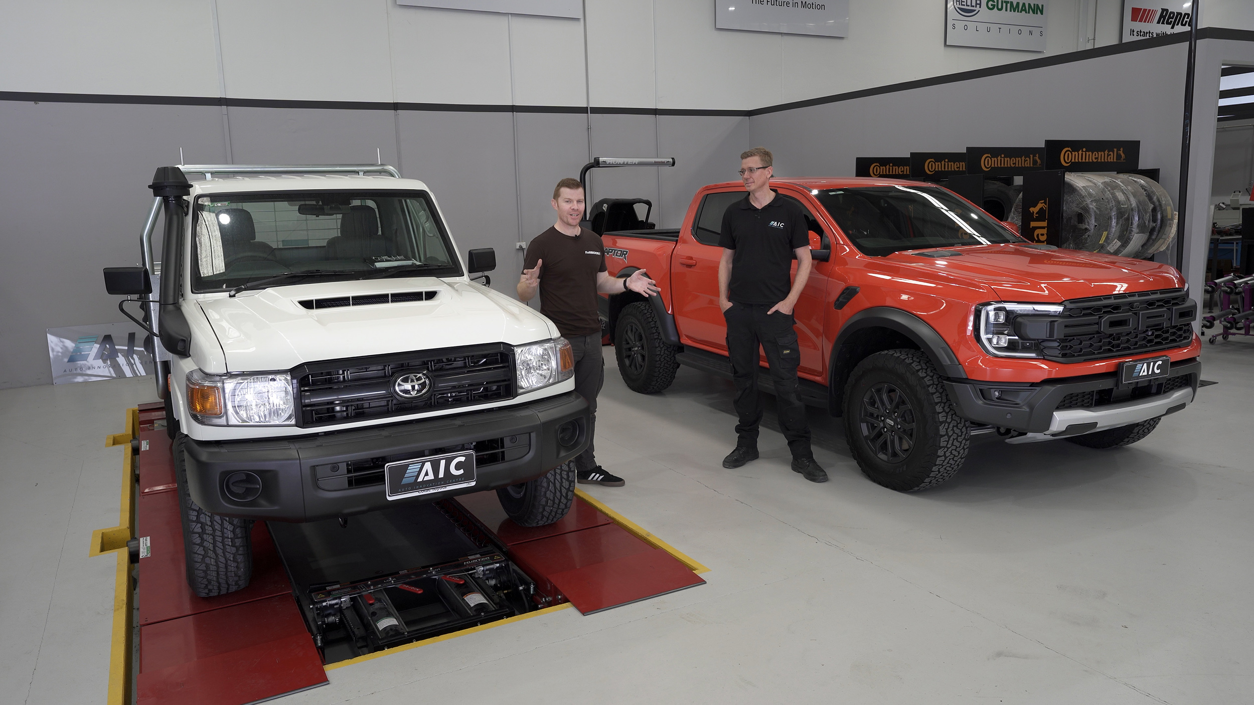 Ford Ranger Raptor vs Toyota Land Cruiser 79 series - A very serious ...