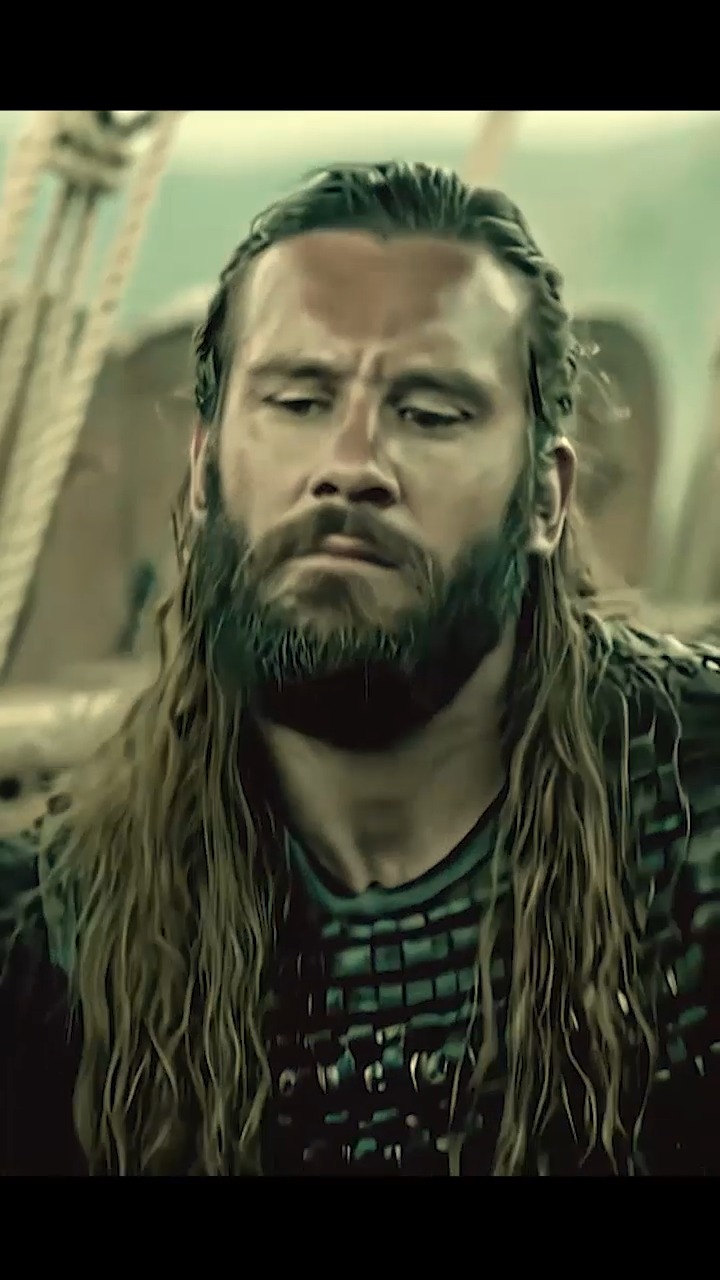 Floki is angry at Ragnar because of Christians #vikings #ragnarlothbrok ...