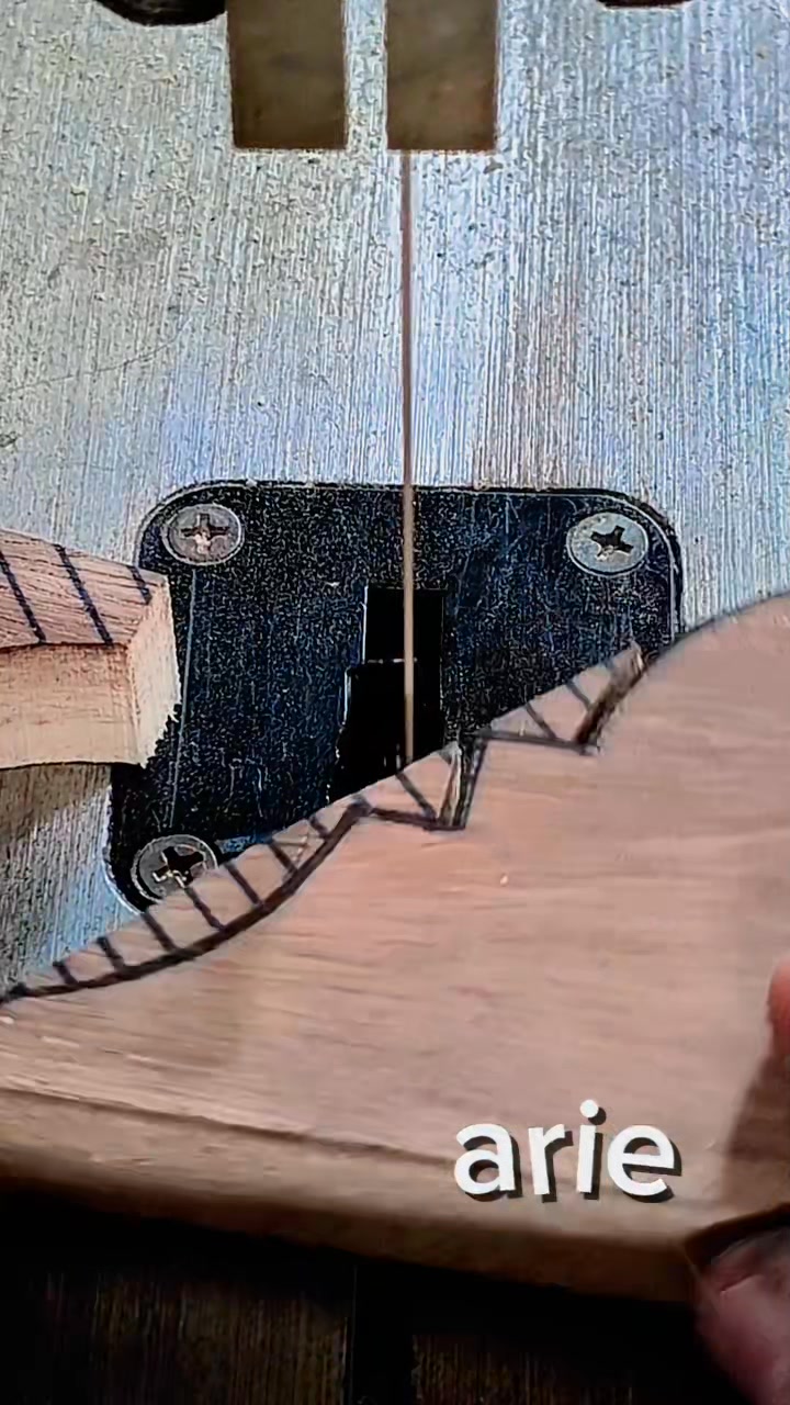 The process of cutting wood following a pattern #reels #diy #woodcraft ...