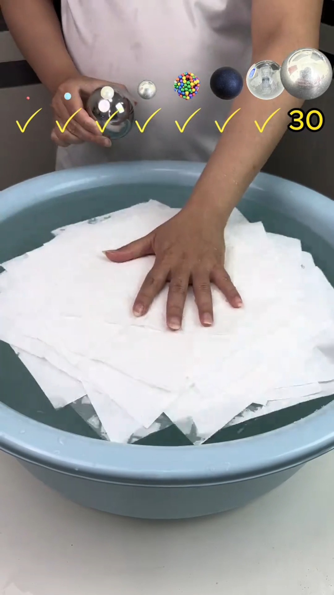 How much paper does it take to make the object float?#experiment #asmr ...
