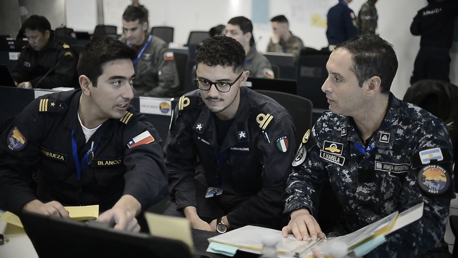 En el Comando de Operaciones Navales de la Armada de Chile, se ...