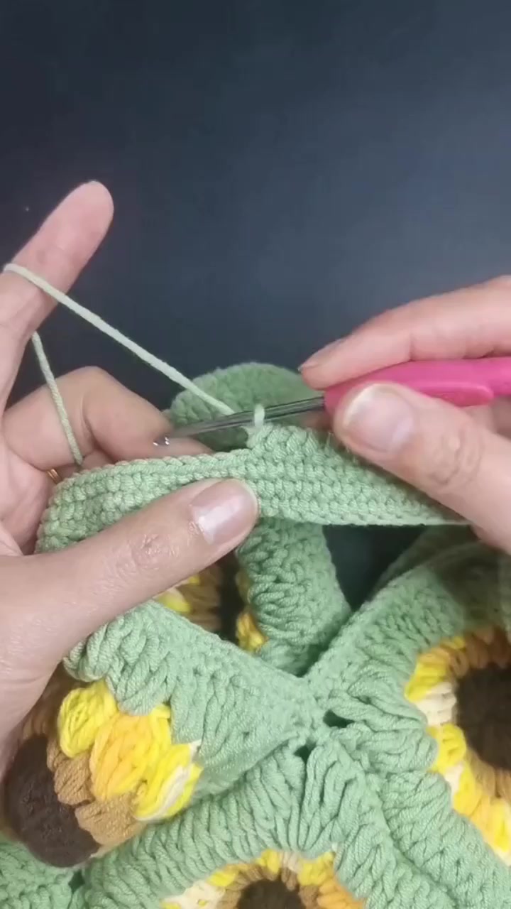Easy crochet tutorial🥰🧶😘 #crochet #trendingreels #TrendingNow | Main ...