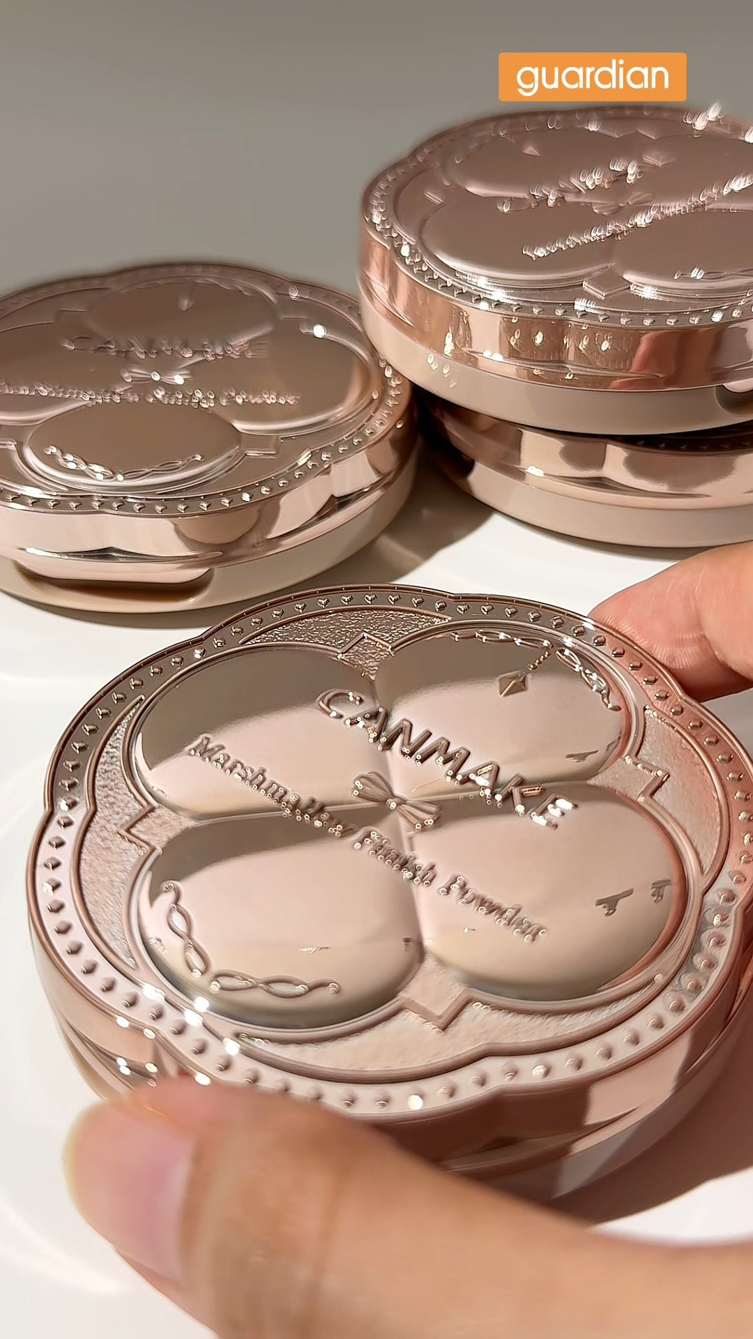 Tap, set, glow ✨ Watch how CANMAKE Marshmallow Finish Powder
