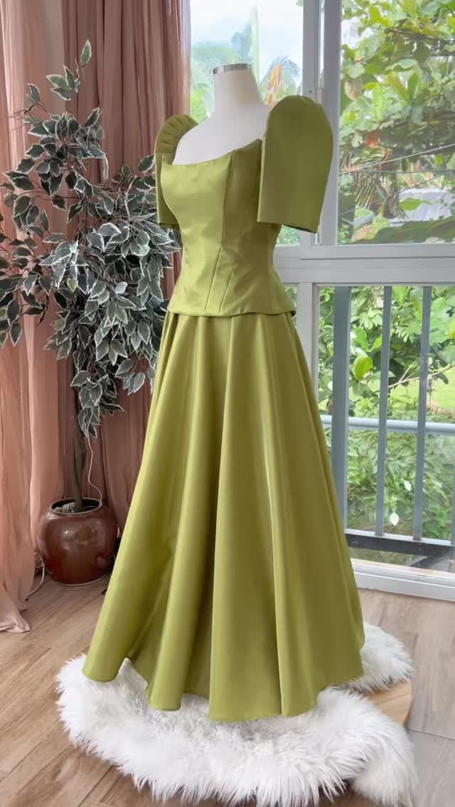 Aurora Olive Green Corset Modern Filipiniana Corset Top and Maxi Skirt, Price: 4,950 only, 🎀 detachable filipiniana sleeves, separate corset top fully boned and with pads,'and maxi balloon cut skirt, 