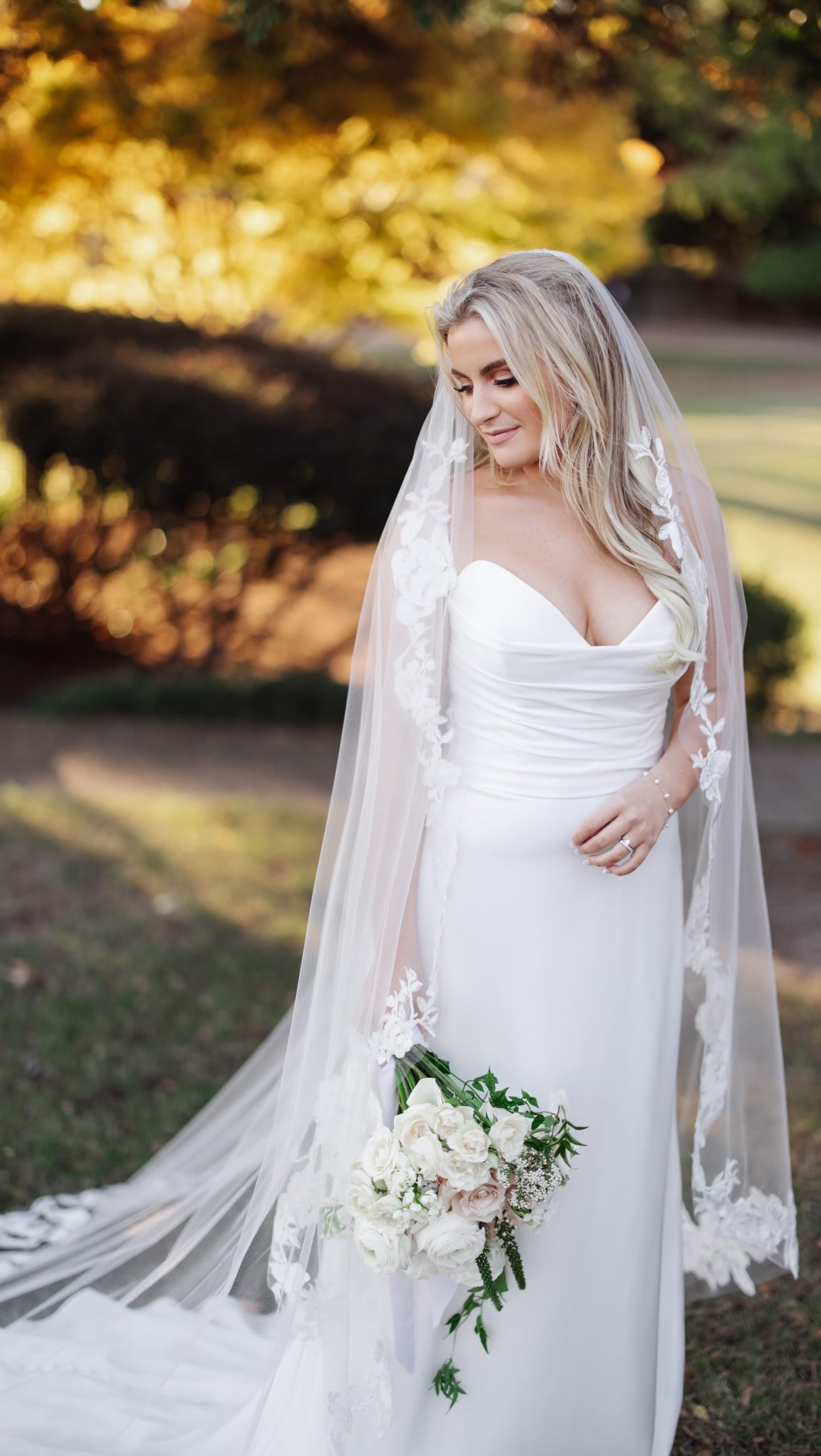 wedding dress shops virginia beach A detailaholic’s dream wedding. 🤍✨, From the soft sage details and candlelit tables to the florals, vintage-inspired setting, and of course, Sarah’s incredible Justin Alexander gown, every little Size:34 x 30 Nikki's Pick Scenes starring Holly Halston