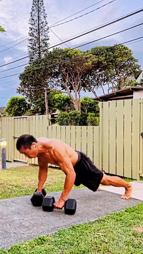 40 lbs182 kg Twisting Renegade Row - age 53, September 9, 2022, 642 pm ...