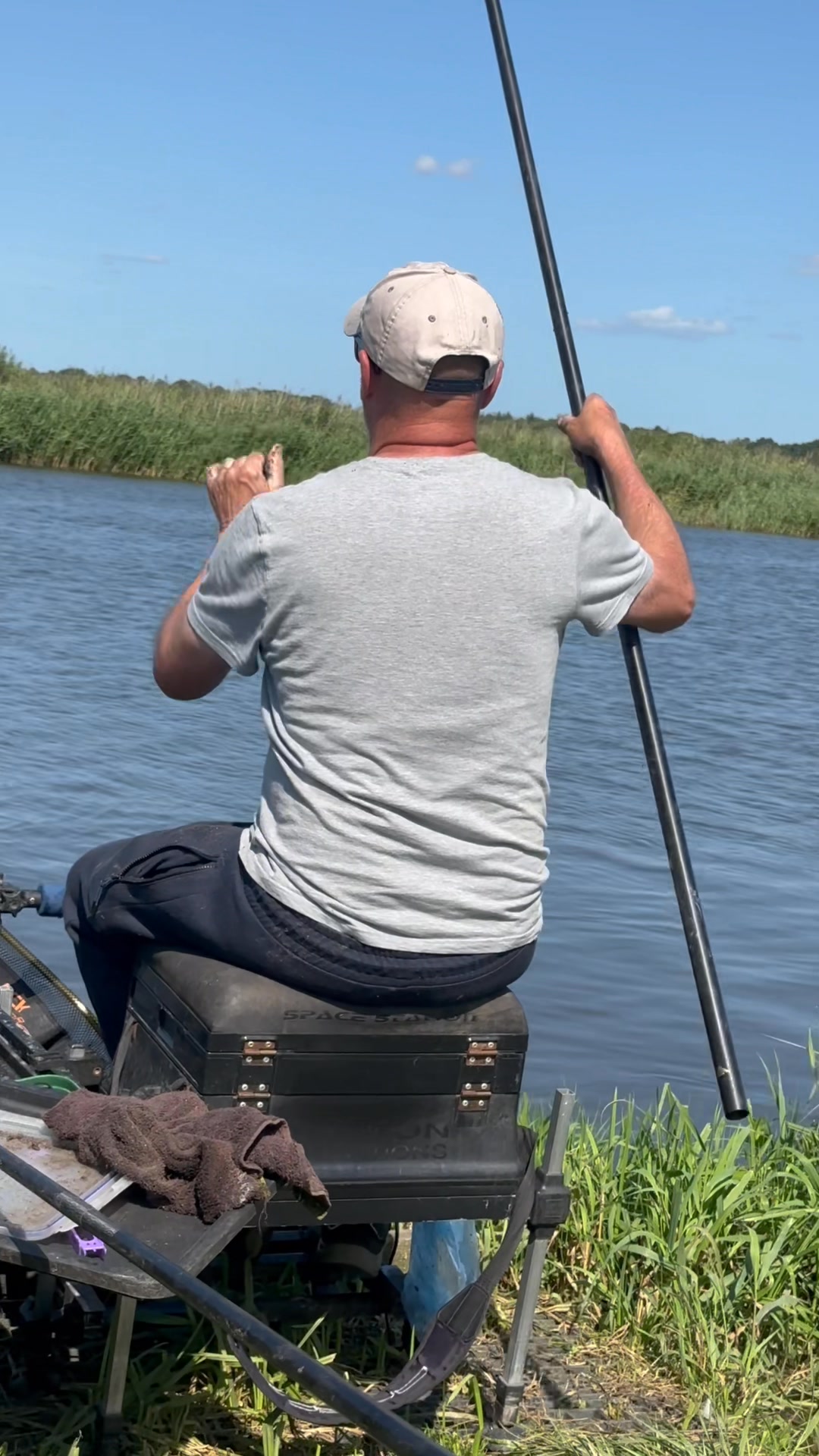 bob nudd pole fishing for beginners Young Anglers With [Import anglais] Movies & TV Shows Pole fishing action on one