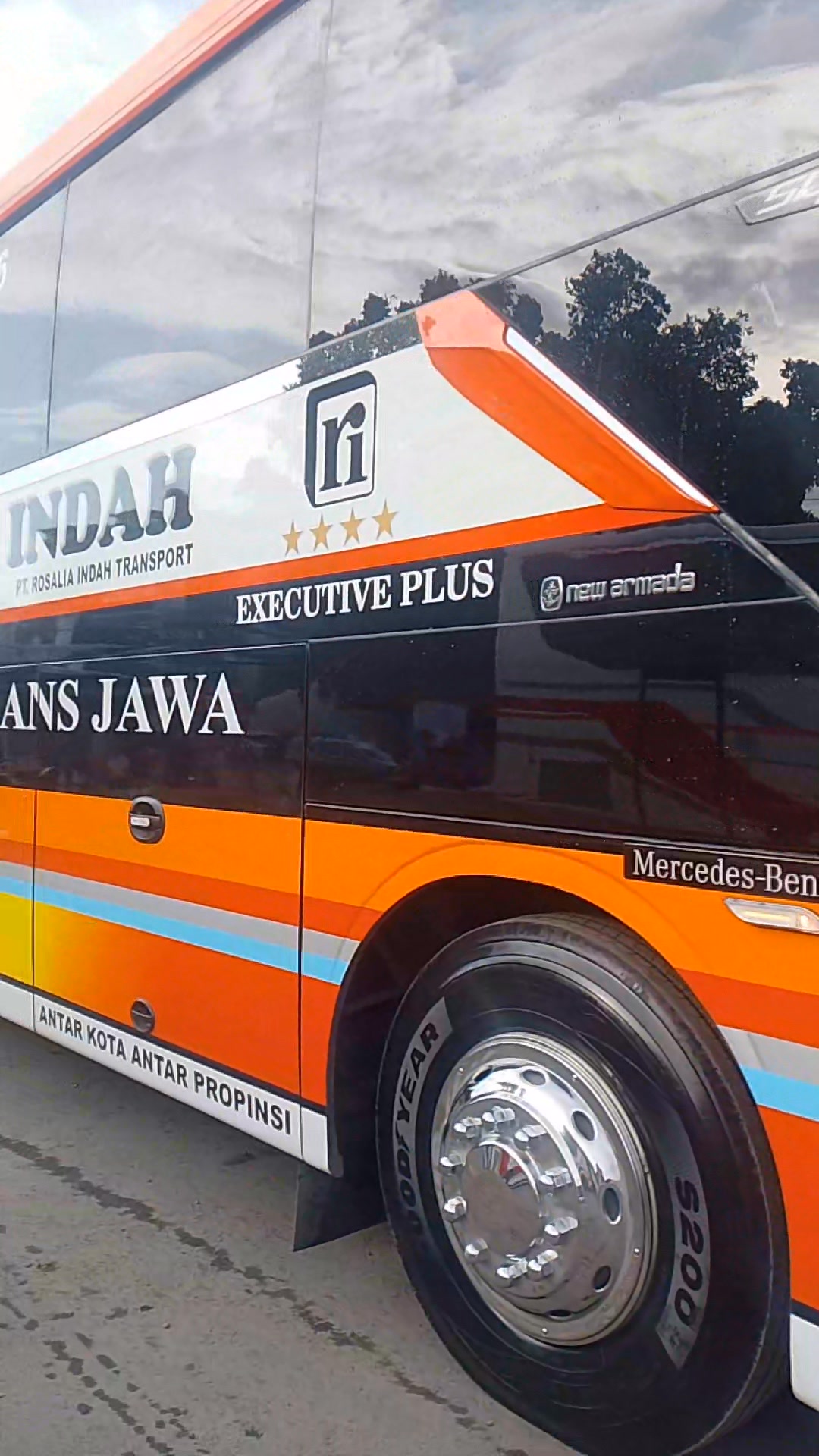 Sangat memanjakan mata lampu r25 Skylender.. #rosaliaindah # ...