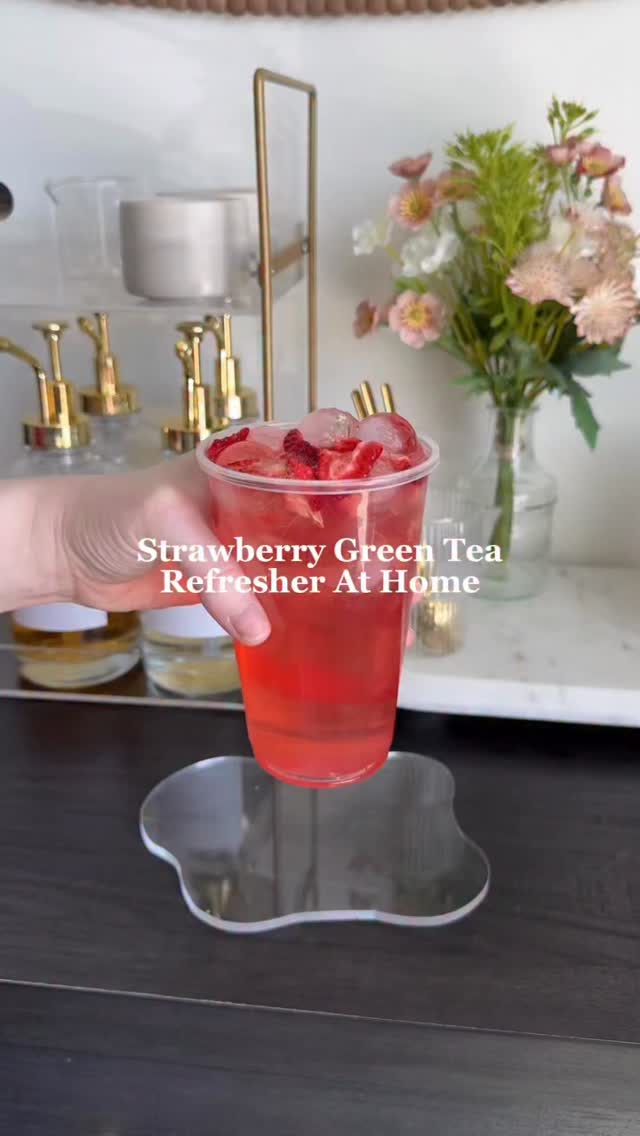 Strawberry Green Tea Refresher At Home🍓🍵 #strawberryrefresher # ...