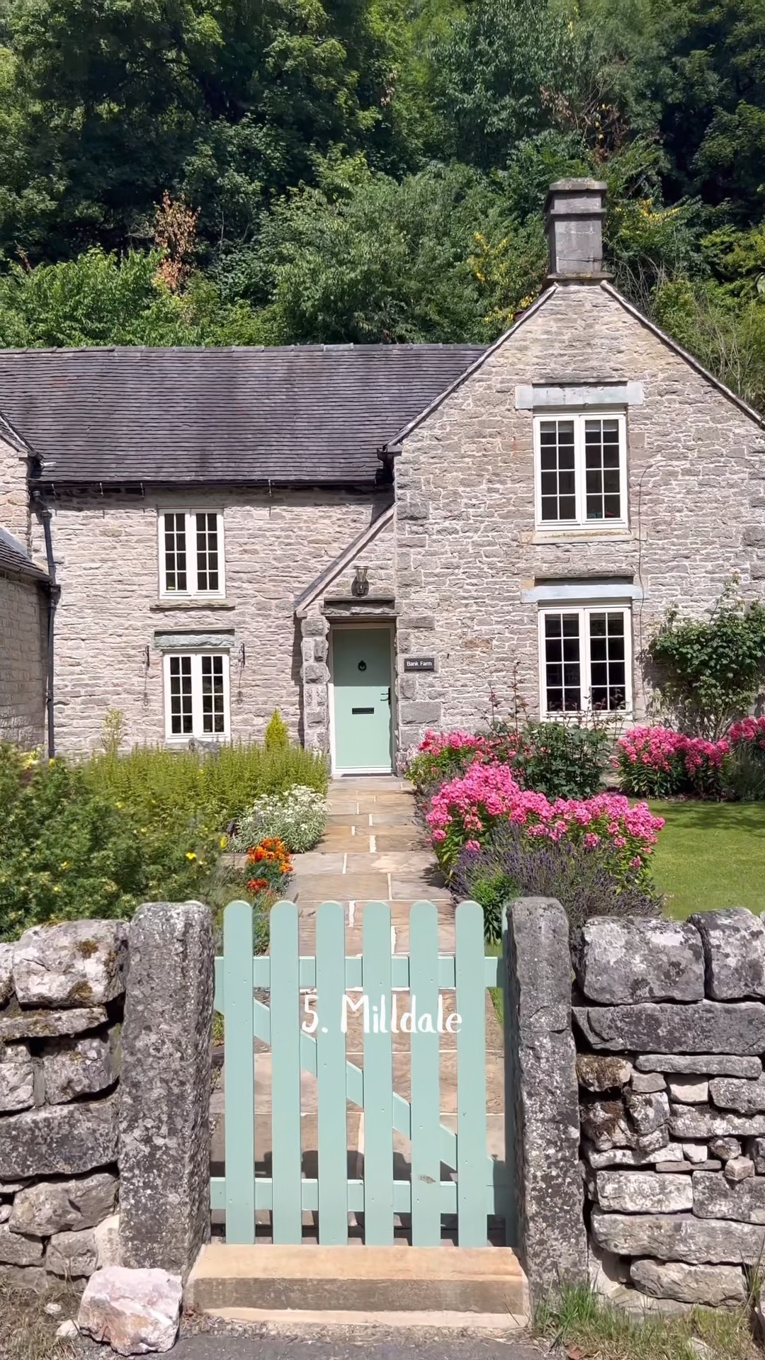 Which have you seen? 🏡 | Flying Scots Girl | Facebook
