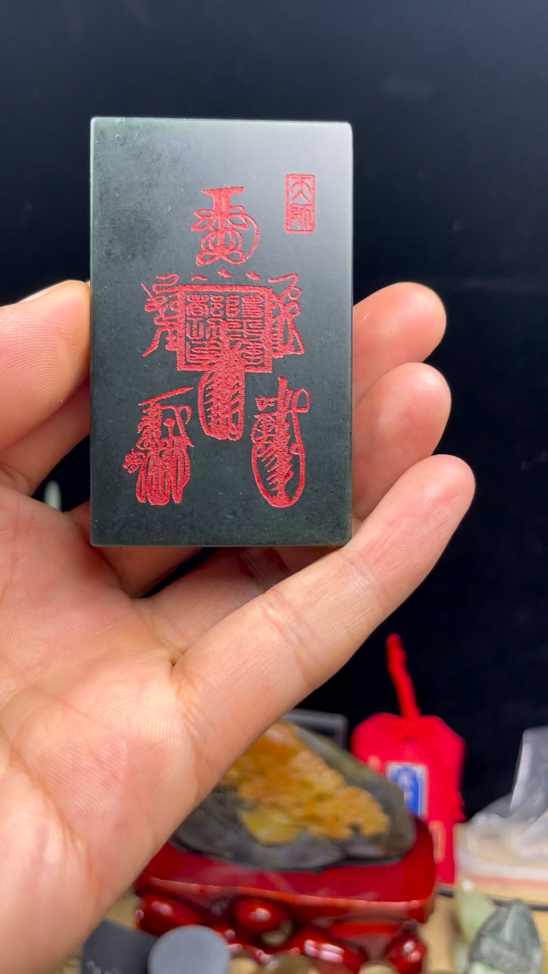 兩千年前，道士入山，必攜一物。 🏔️ 不是刀，也不是符—— 而是「五嶽