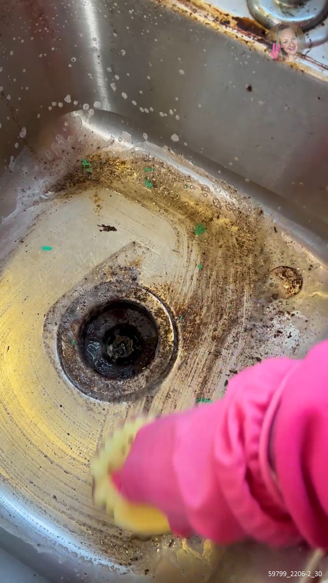 FILTHY Sink clean! yay! #CleanTok #Cleaning #CleanWithMe #DeepClean # ...