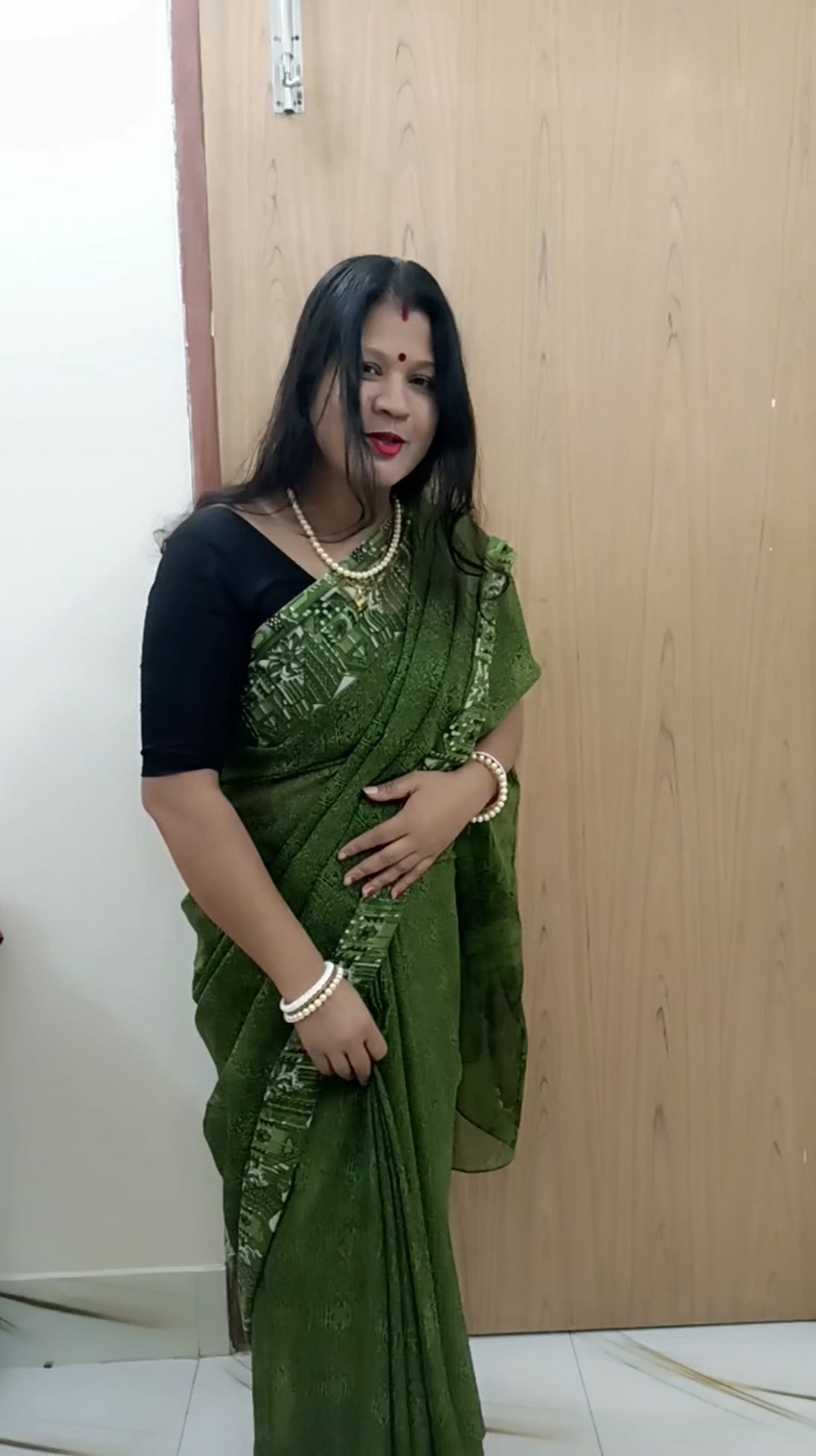 শাড়ি পরতে ভালো লাগে ️💜 | shompa rani vlogs | Facebook