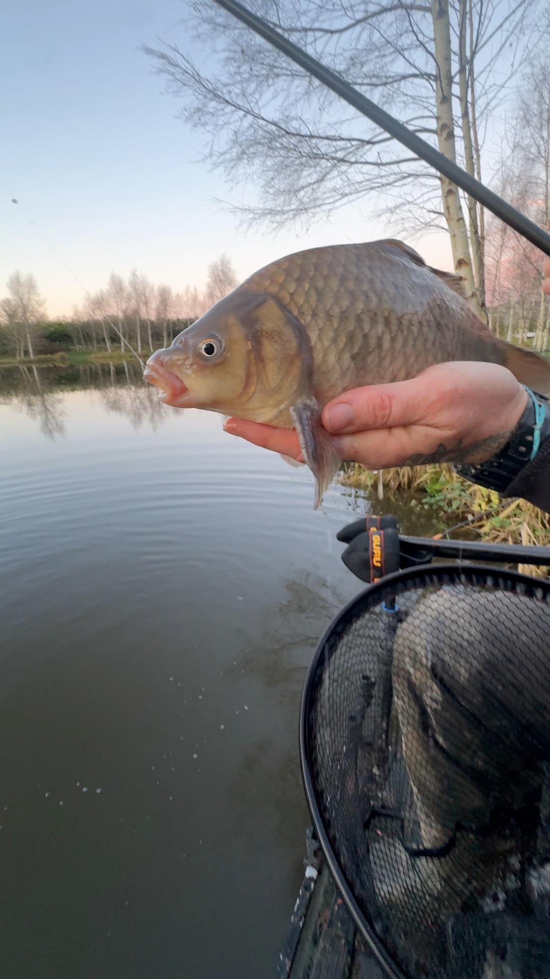 BAGGING Down The Edge 😎👀🎣 Mega day at Weston Pools Fishery today with ...