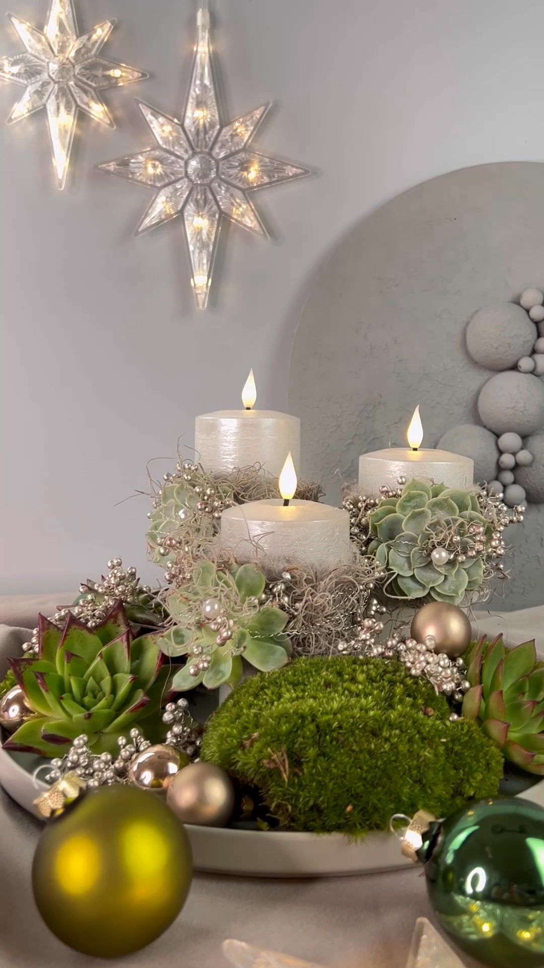 Mit dieser bezaubernden Kerzen-Deko bringst du Weihnachtsstimmung ins Haus! 🎄🎁✨ , Beate Ahrens zeigt dir, wie du sie ganz einfach Nachbasteln kannst. 🤗 | hse.de