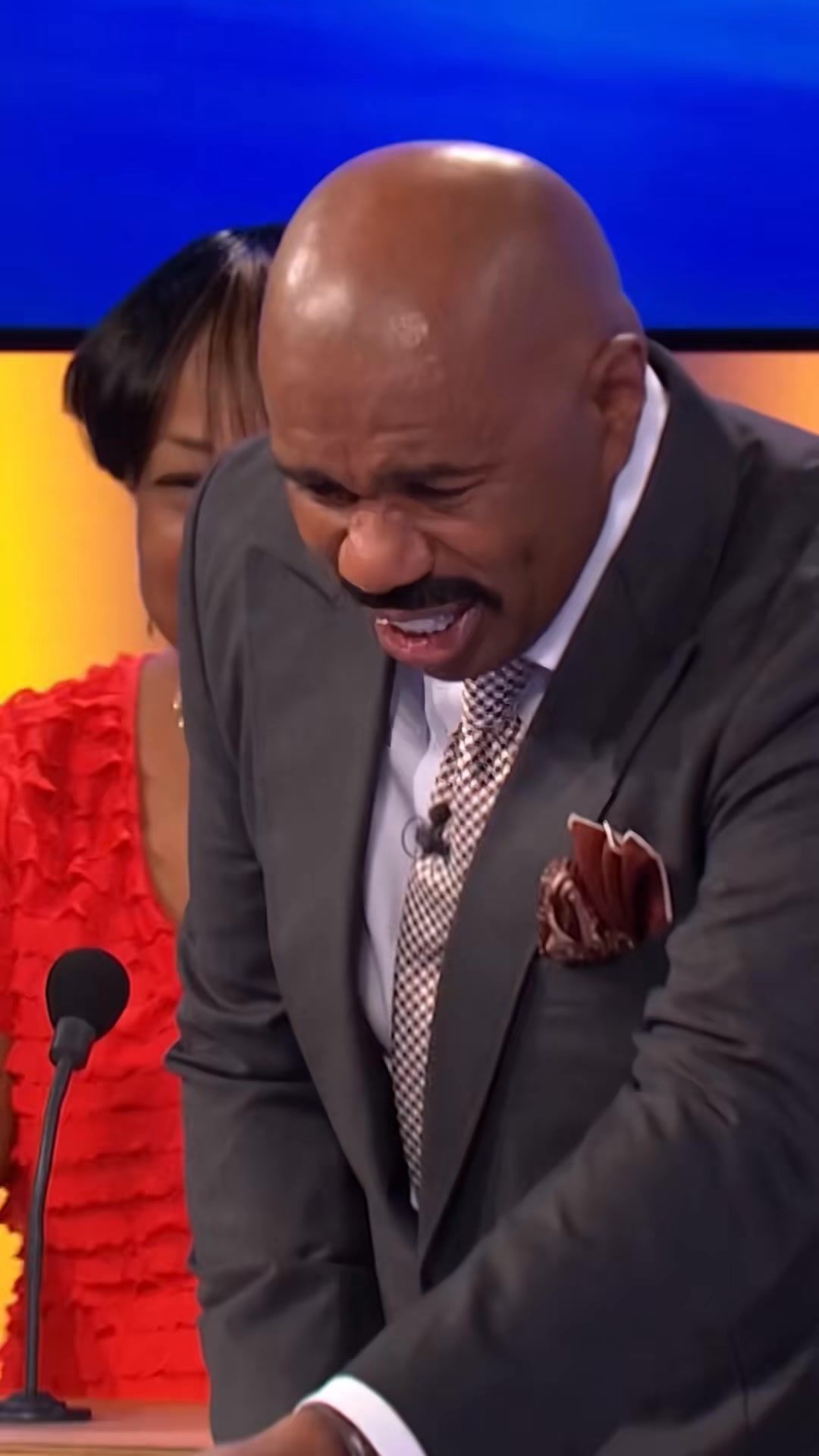 Grandma stores what in her cleavage？？ 🍈🍪👀 @Steve Harvey demos! # ...