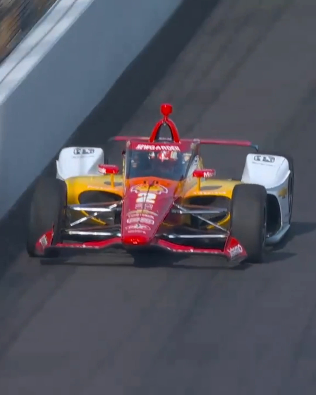 New car, same look for Josef Newgarden 🔴 🟡 ⚪️ The twice-reigning # ...
