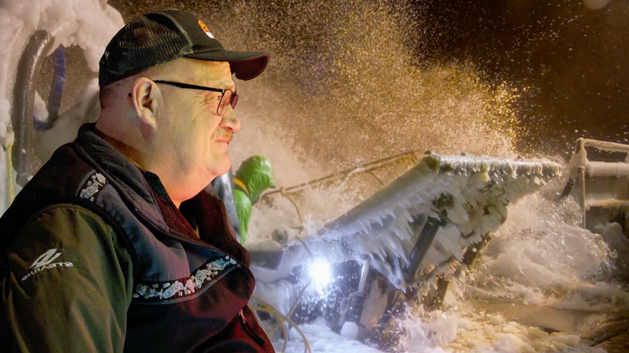 É uma nova temporada de pesca para o Wizard, mas o capitão Keith ouve ...