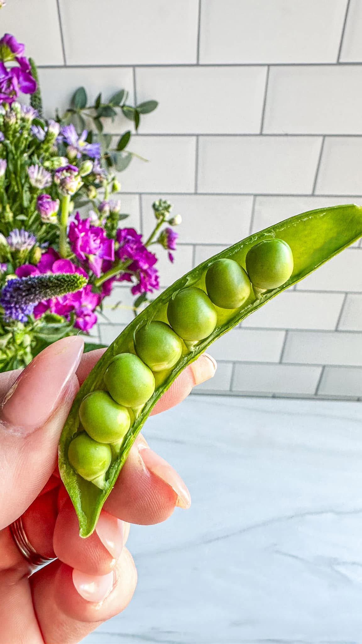 An easy way to jazz up your Pea Pods! Perfect for a crudité