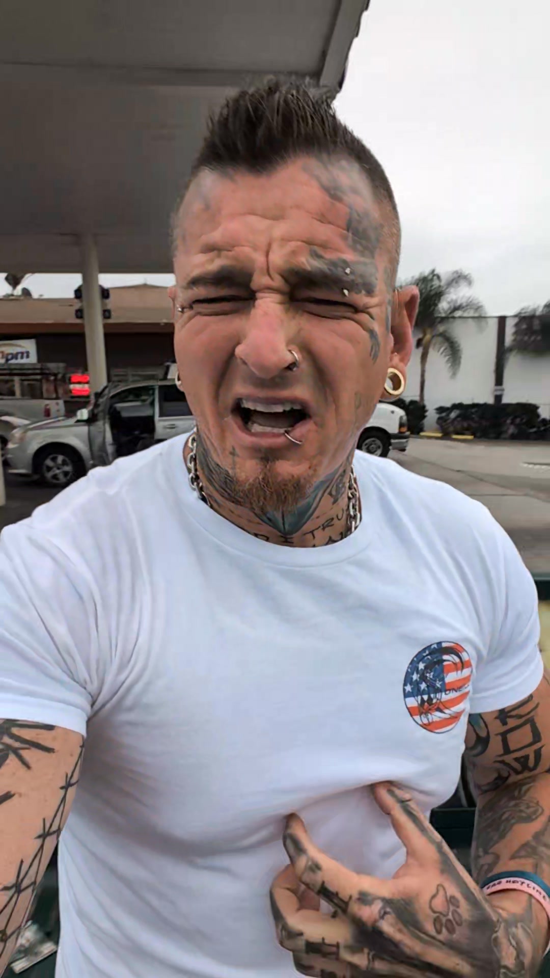 🤢 | Clyde Catron | Facebook