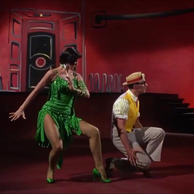 cyd charisse green dress singing in the rain Gene Kelly and this amazing dance scene from “Singin' In Rain” (1952) ••• 💛DID YOU KNOW? Cyd Charisse had to be taught how to smoke a cigarette for green cyd charisse singin in the rain