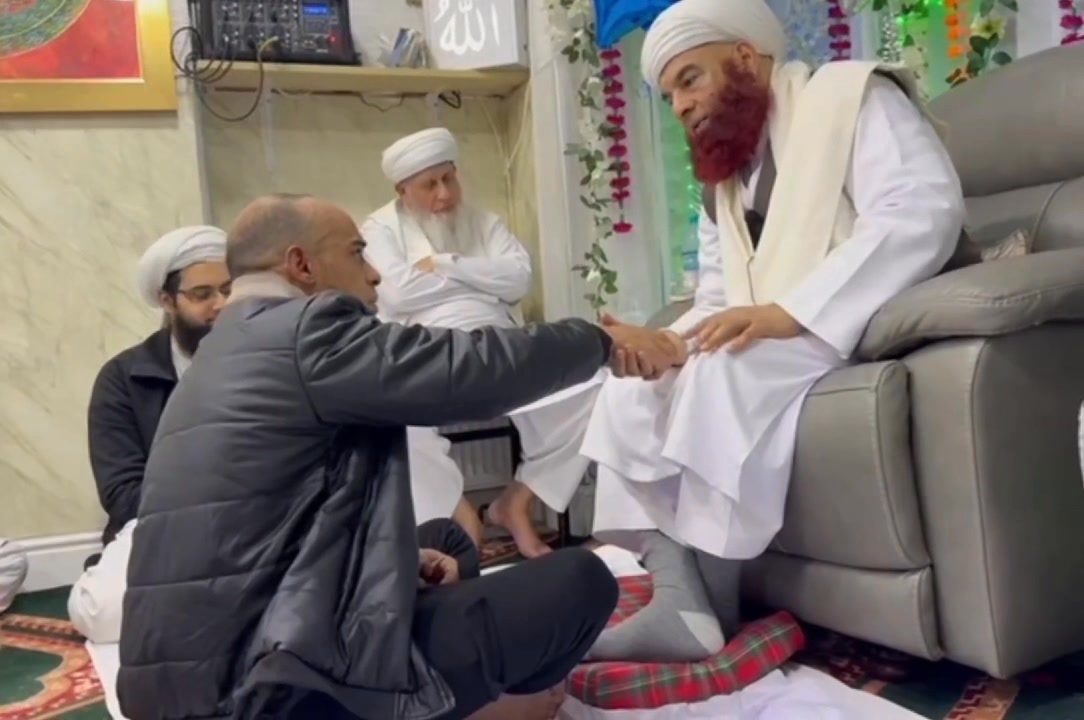 یہ ہیں ڈاکٹر کرنل محمد سرفراز محمدی سیفی صاحب لجپال ولی کامل سرکار میاں