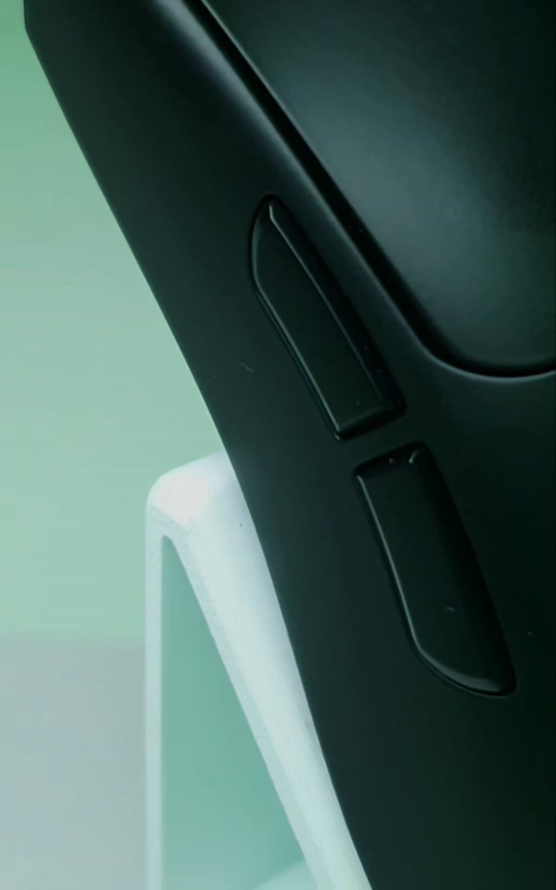 The GOAT is back! The Razer Viper V3 Pro combines featherweight design ...