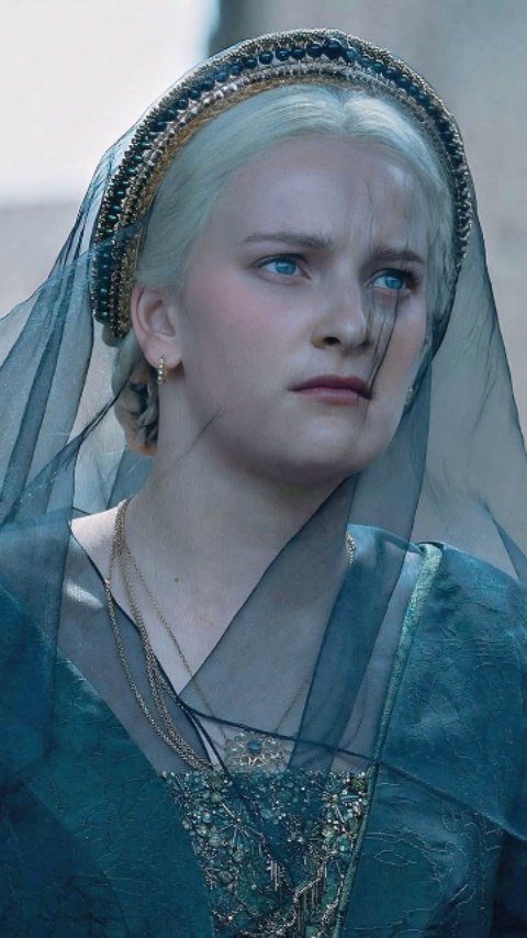 Helaena Targaryen 🐉......., In HBO's House of the Dragon, Helaena Targaryen is portrayed as a Dragon Dreamer—a rare Targaryen who receives prophetic visions and dreams about future events. The show 