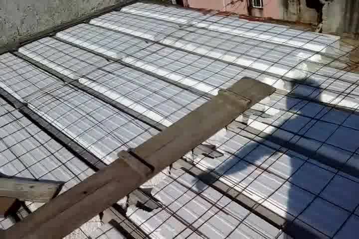 Preparación de la losa precon y la separación para hacer una viga placa ...