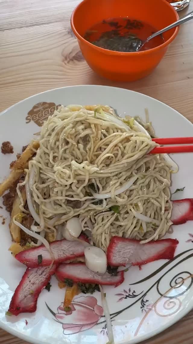Yang baru di Pademangan City Seporsi bakmi cuman 23rb , mie nya homade ...