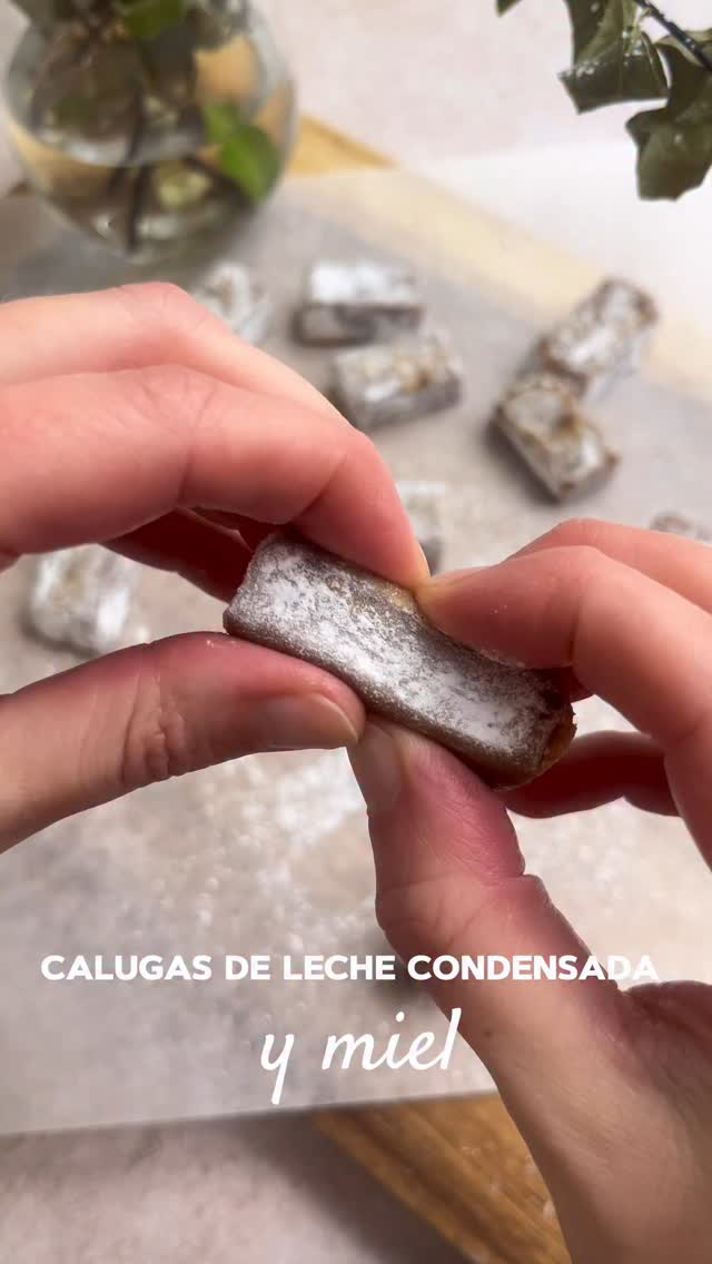 CALUGAS ACARAMELADAS DE LECHE CONDENSADA Y MIEL Estas son las calugas ...