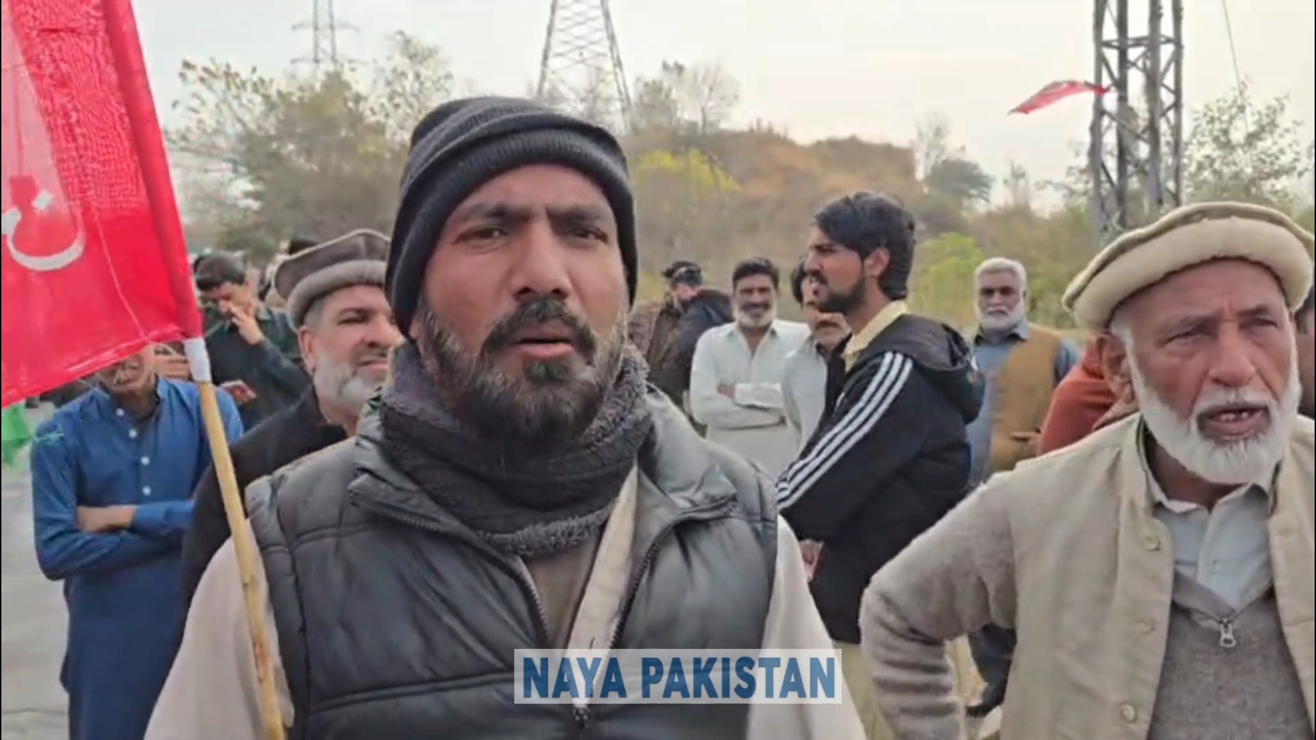 میں ن لیگ کا سپورٹر ہوں مگر یہاں عمران خان کیلئےیہاں پر آیا ہوں۔ پوچھتا ...