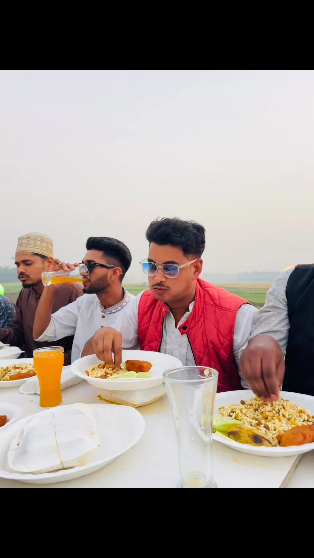 খেজুরের মিষ্টতা, দোয়ার শক্তি—৯ রোজার ইফতার স্মরণীয়। Nur Shawn Raju ...