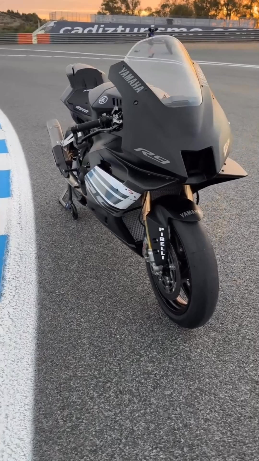 Yamaha YZF R9 GYTR WorldSSP賽道版 相關內容： 2025 YAMAHA YZF-R9 大包圍正式亮相 www ...