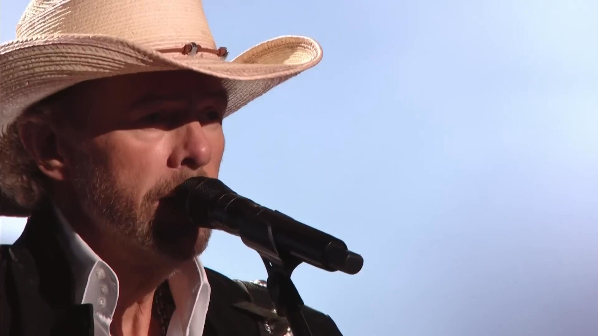 🎤🤠 “Don’t Let the Old Man In” — Toby Keith’s unforgettable moment at ...