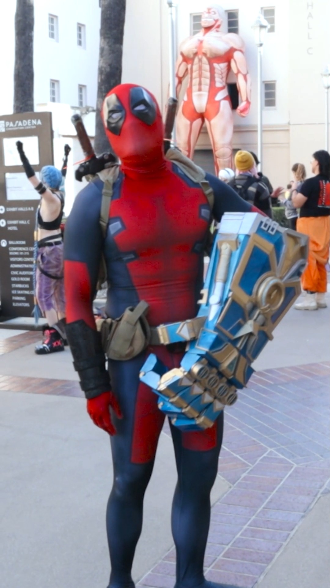 Sorry Vi, Deadpool needed to scratch an itch #deadpool #deadpoolcosplay ...