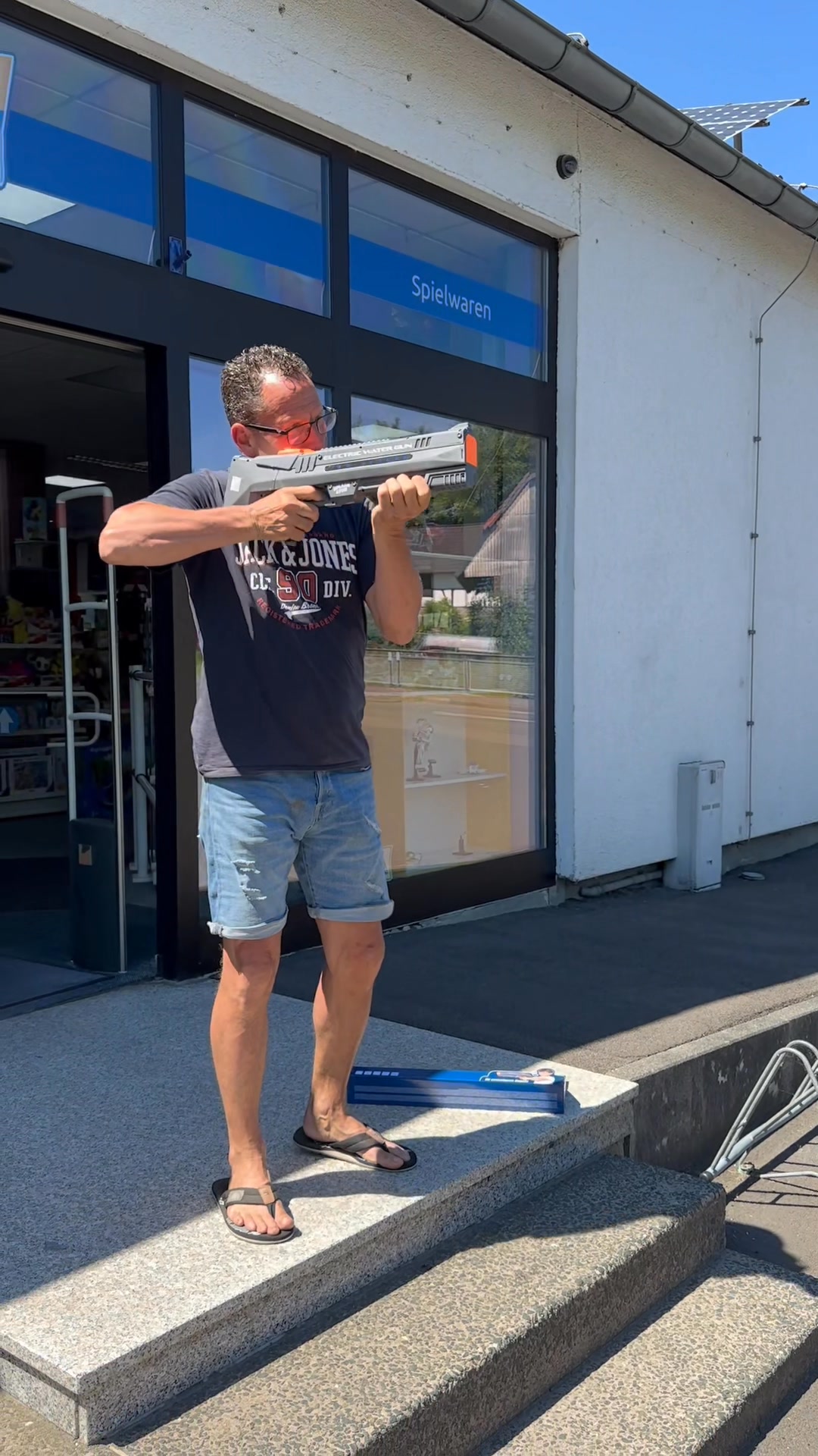 💦 Sommer, Spaß & Action! 🔫🌊, Die neue elektrische Wasserpistole sorgt für ultimativen Wasserspaß an heißen Tagen! ☀️, Mit coolem Design und starkem Wasserstrahl wird jede Wasserschlacht zum Highlight.