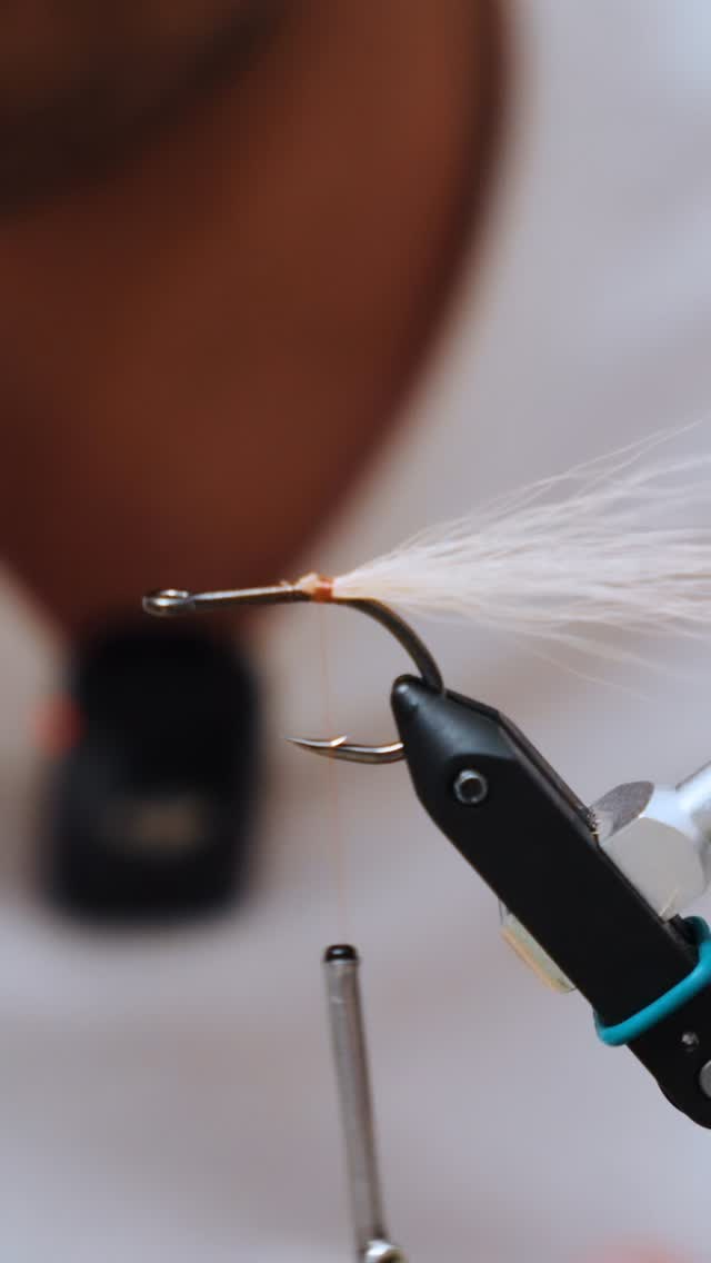 easy to make fly fishing lures 76 Pcs Lure Trout Flies Kit with Fly Box Best Fly Fishing Lure Making