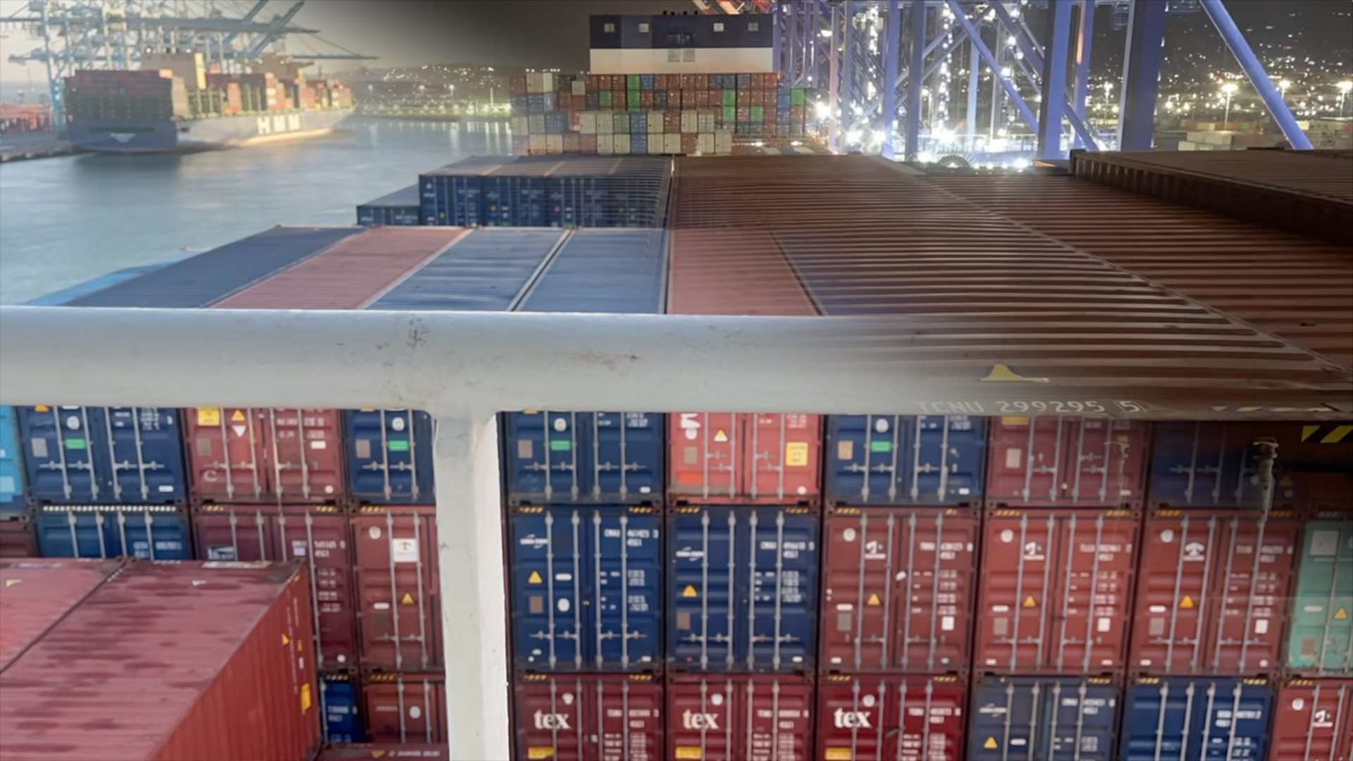 Two container ships depart from Berths 304-305 at the Port of Los ...