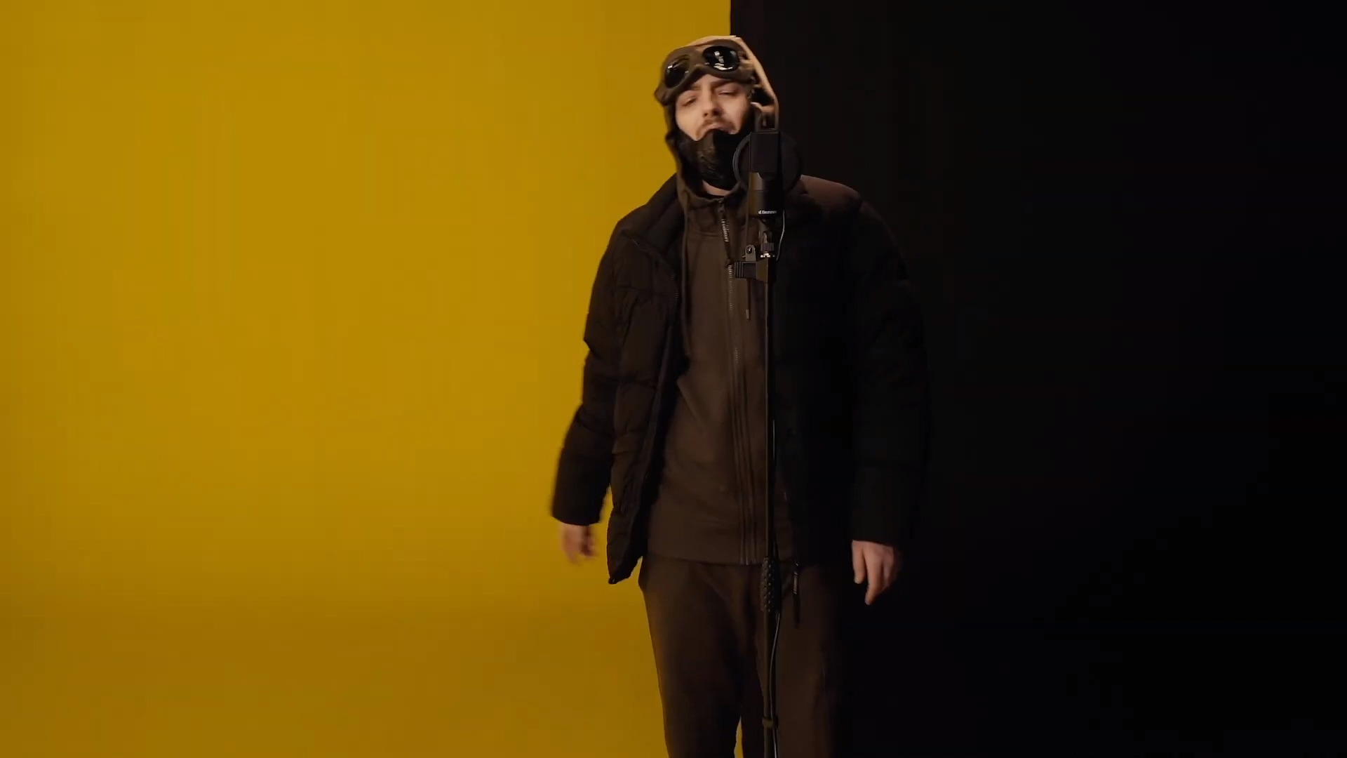 ⚠️ GRM PREMIERE: Benny Banks steps up to the mic to deliver a special ...