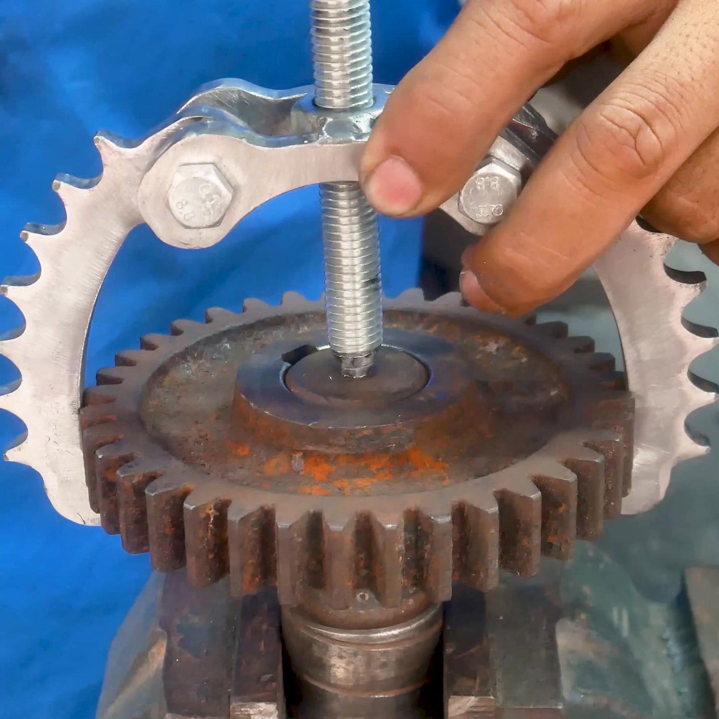 MAKE A DIY BEARING or Gearing PULLER form Old of Rear sprocket. #DIY # ...