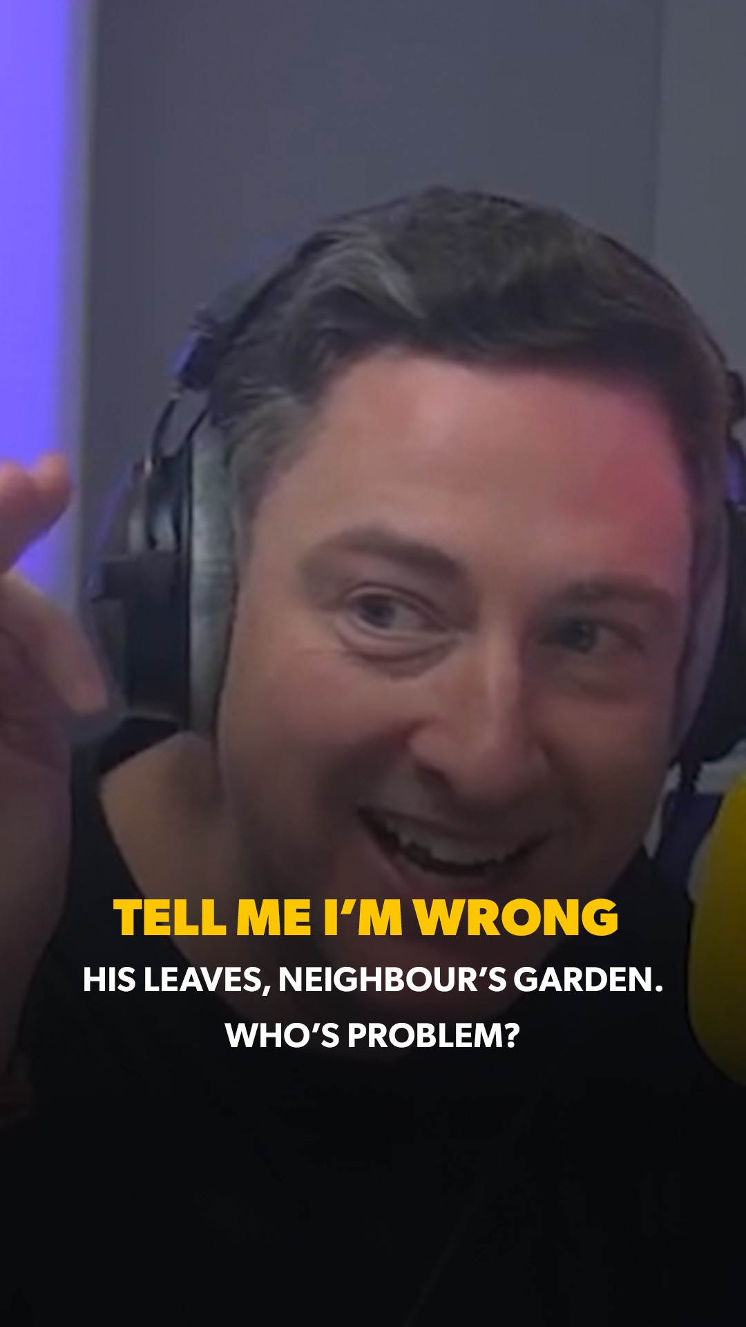 He’s got a leafy situation on his hands… 🌳 His neighbour doesn’t have a ...
