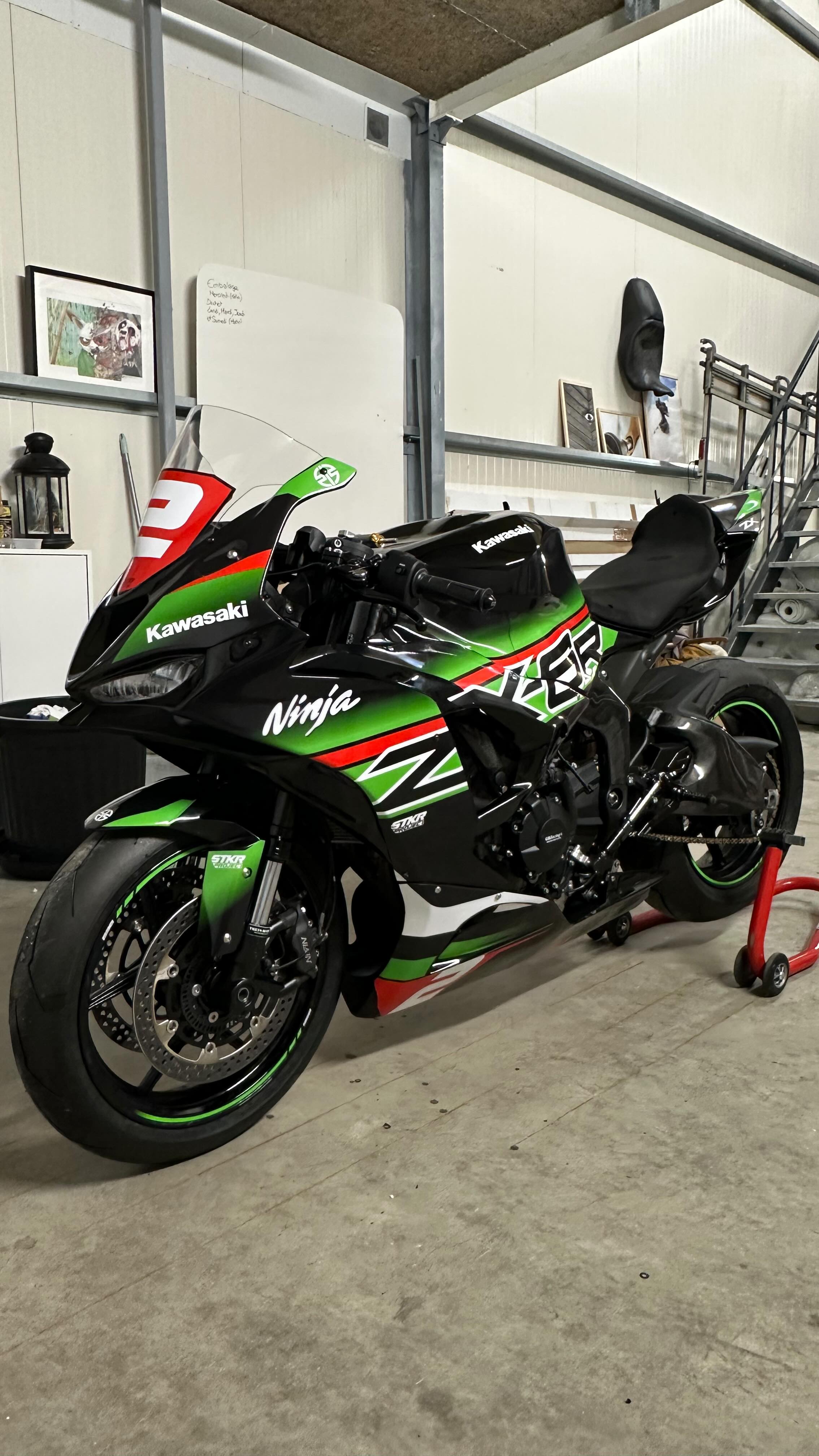 From fabrication to final install on the Kawasaki ZX-6R. 🟢🔥 A