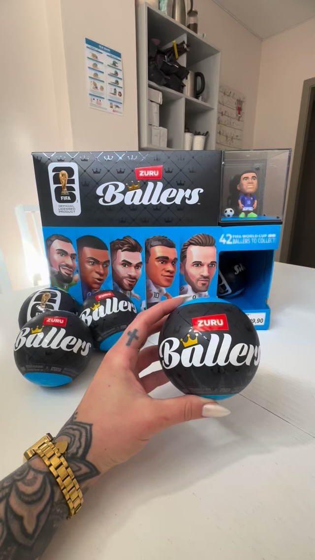 Unboxing FIFA ballers! ⚽️ #fifaworldcup #fifa #ballers #unboxing
