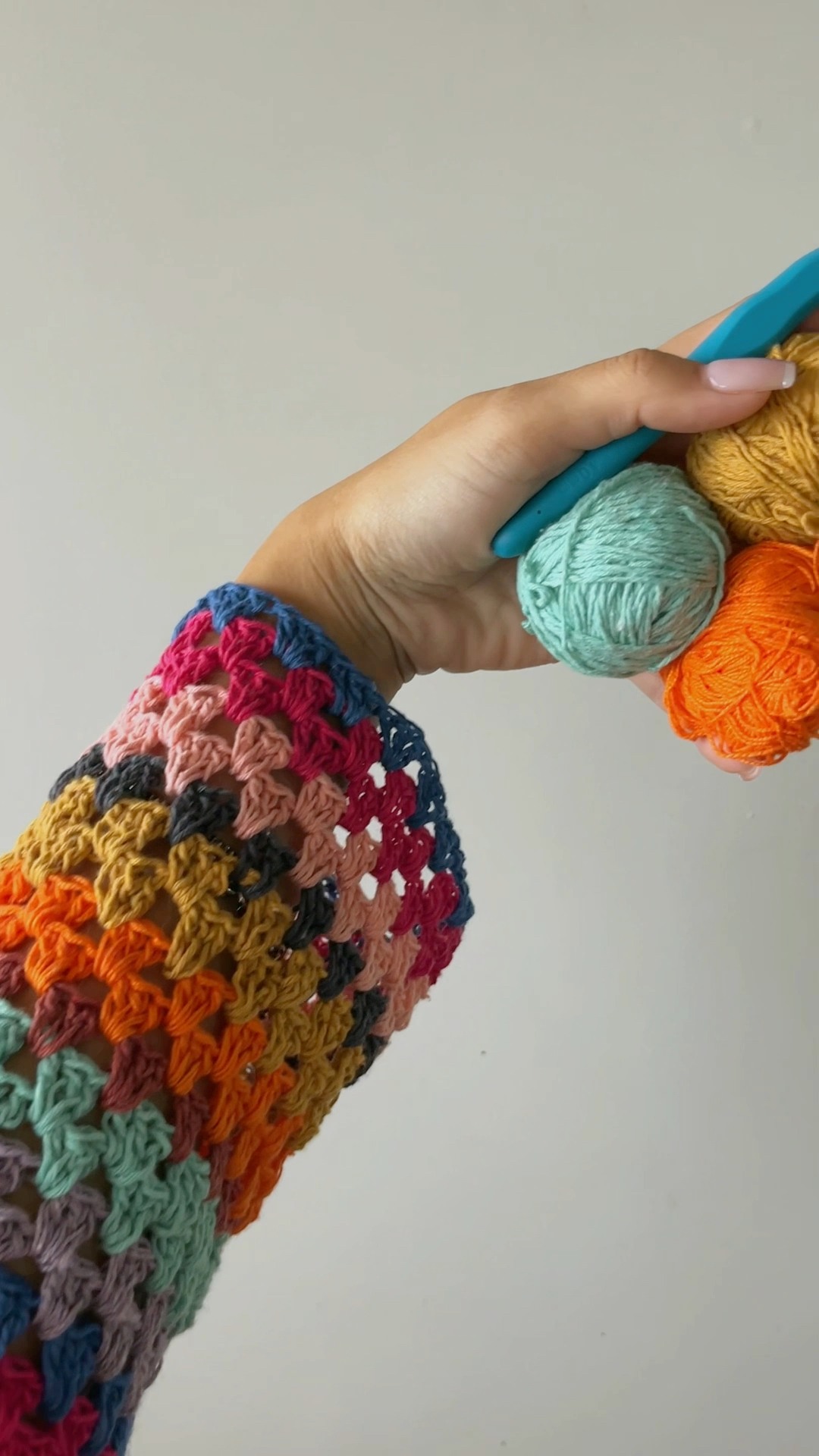 Vestido squares de crochê 🧶 tutorial no YouTube #vestidocroche # ...