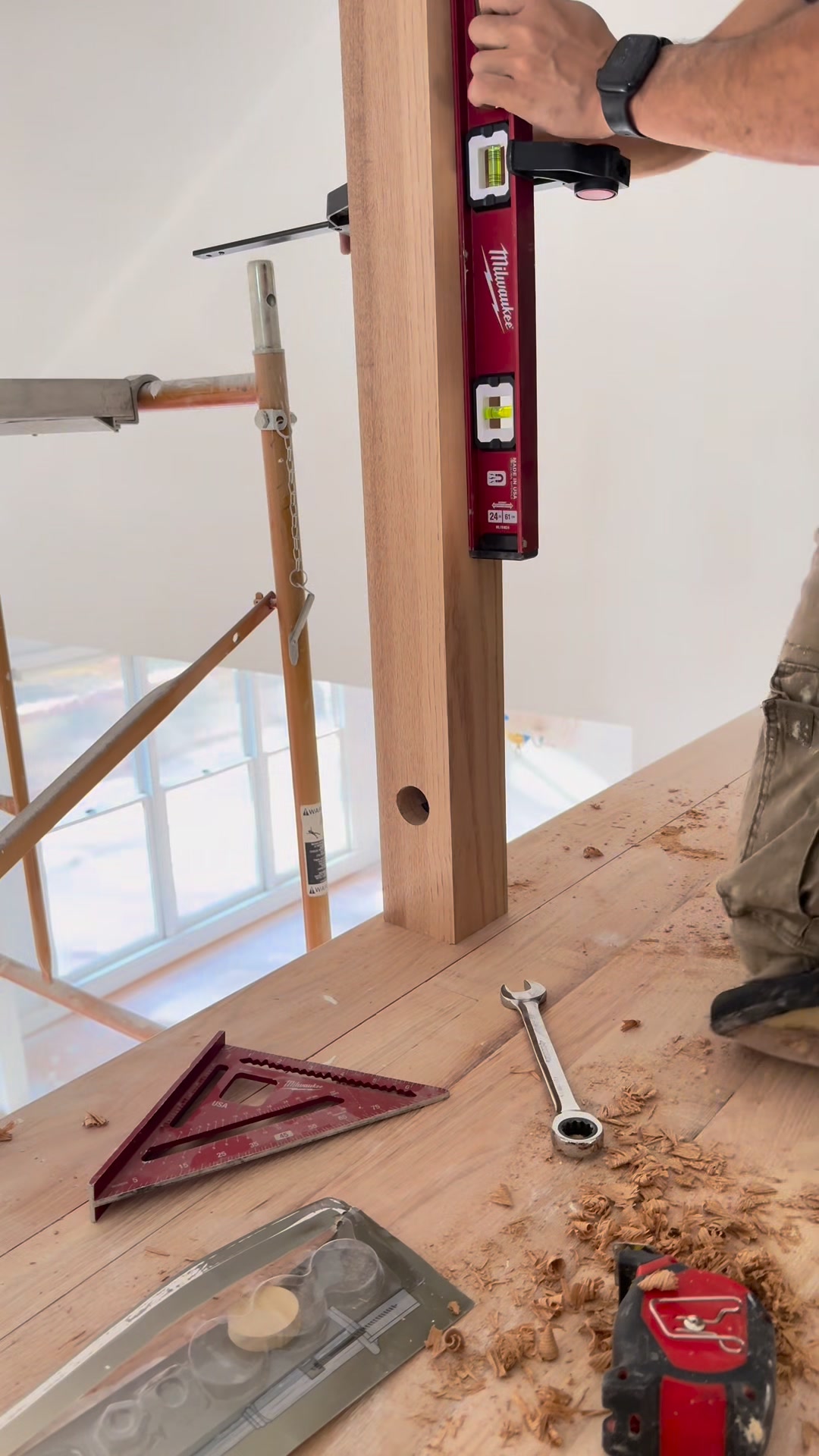 How to install a wooden post. | Ric-Flooring LLC | Facebook
