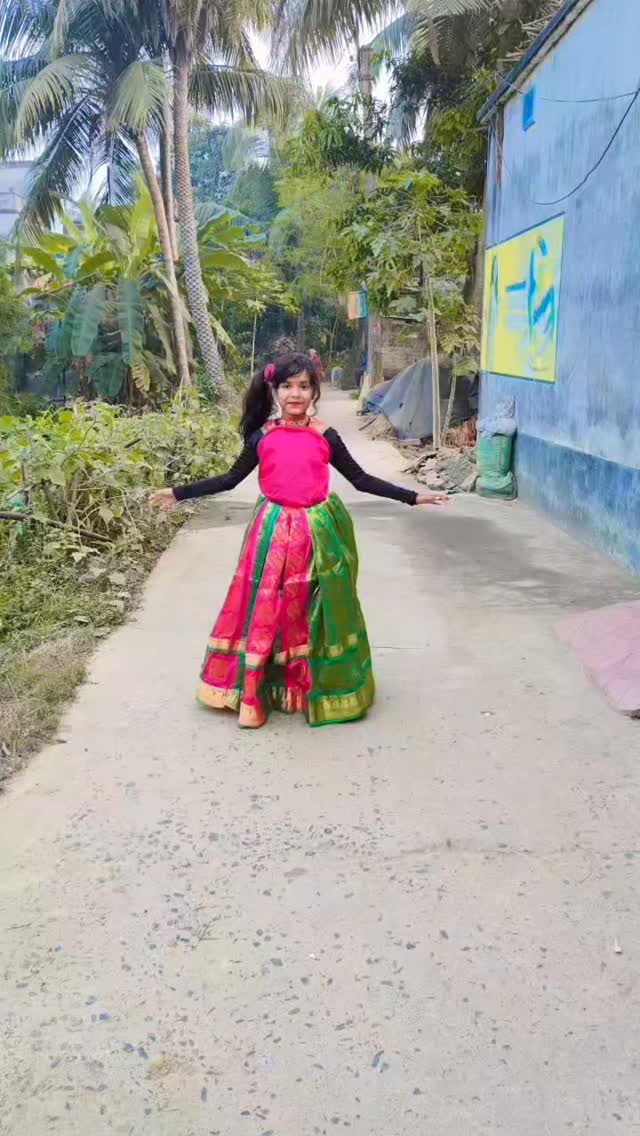 Mere khwabon mein 💃🏻 #viral #trending #dance | Ridhya Samanta | Facebook